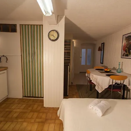 Nihar Apartment *