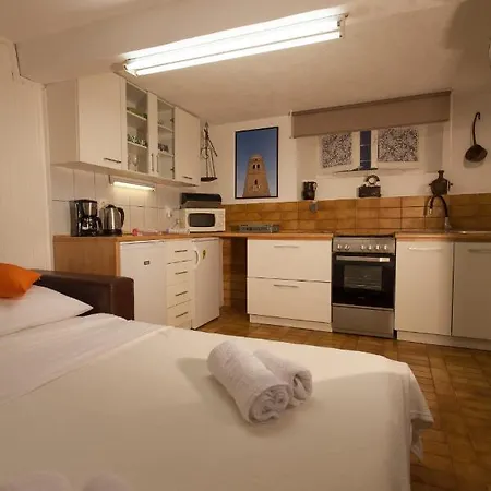 Nihar Apartamento Cres